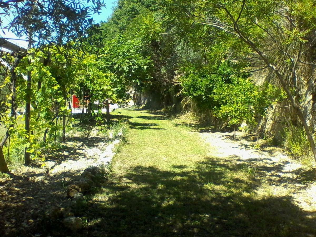 The Country Path B&B Toffia Buitenkant foto